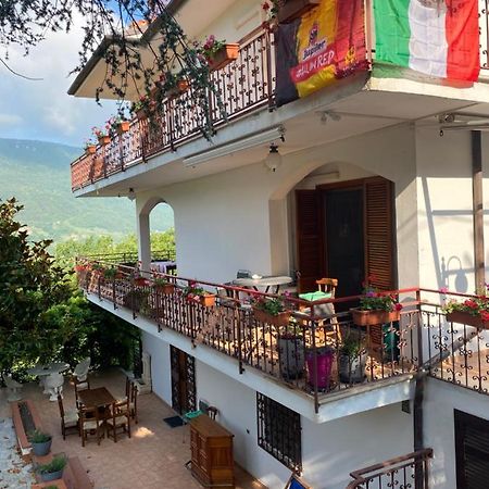B&B Rox E Claudia Lugnola Ngoại thất bức ảnh