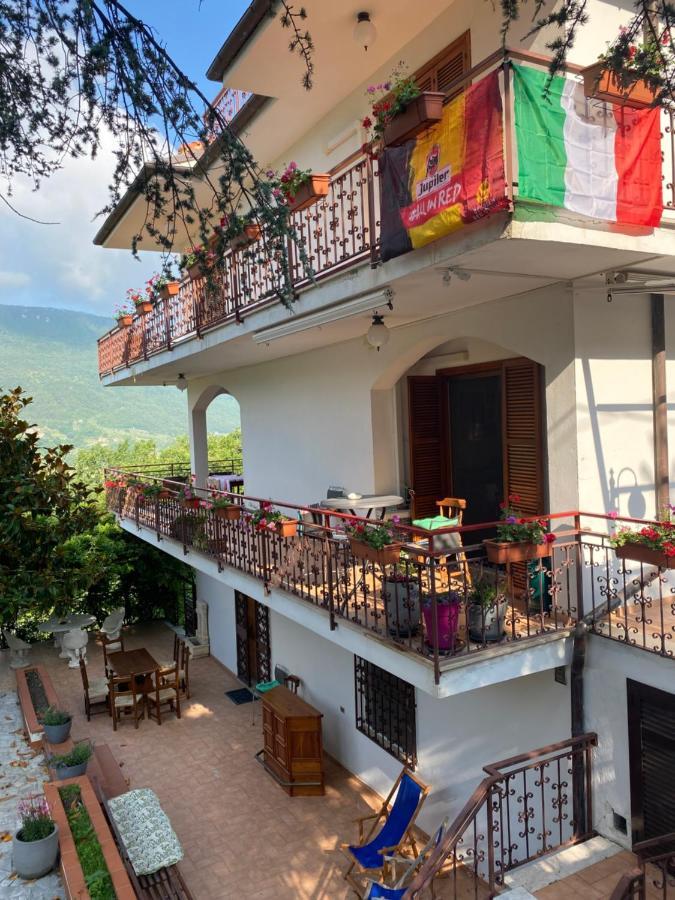 B&B Rox E Claudia Lugnola Ngoại thất bức ảnh