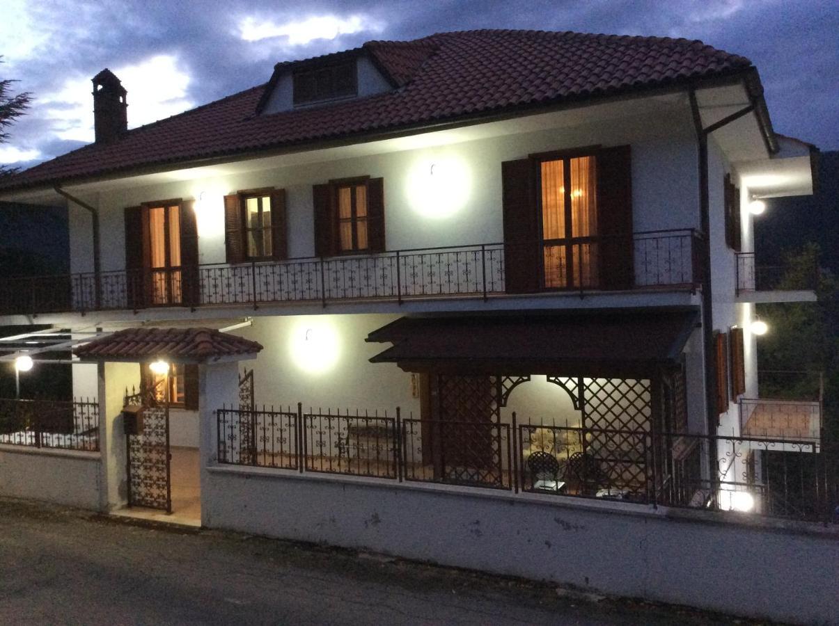B&B Rox E Claudia Lugnola Ngoại thất bức ảnh