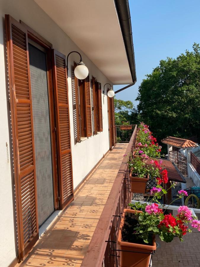 B&B Rox E Claudia Lugnola Ngoại thất bức ảnh